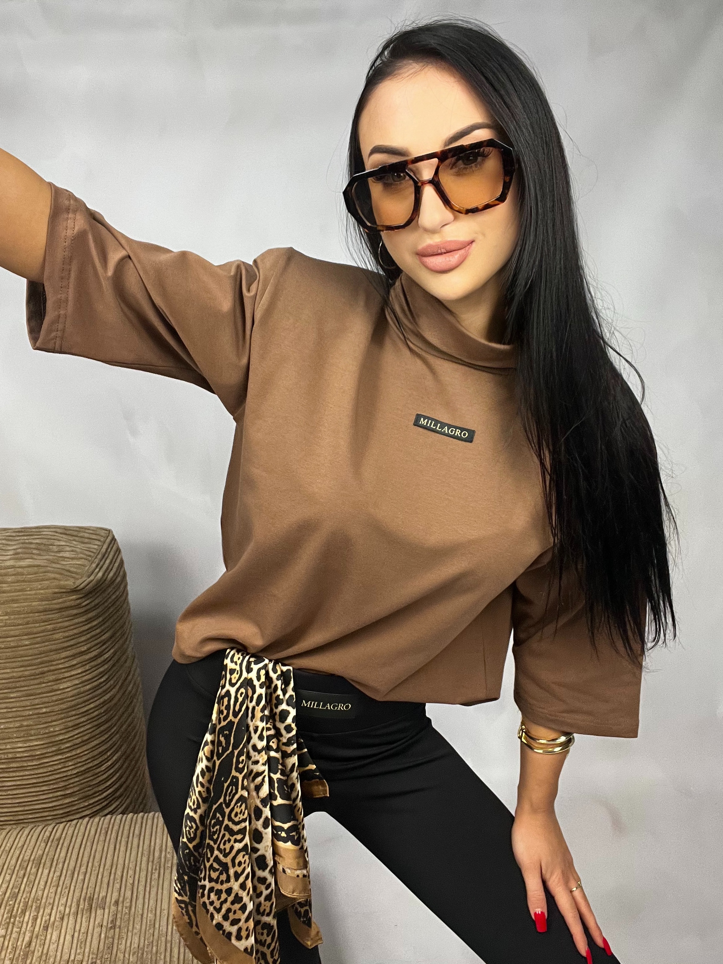 T-shirt damski z półgolfem – MILLAGRO Cappuccino