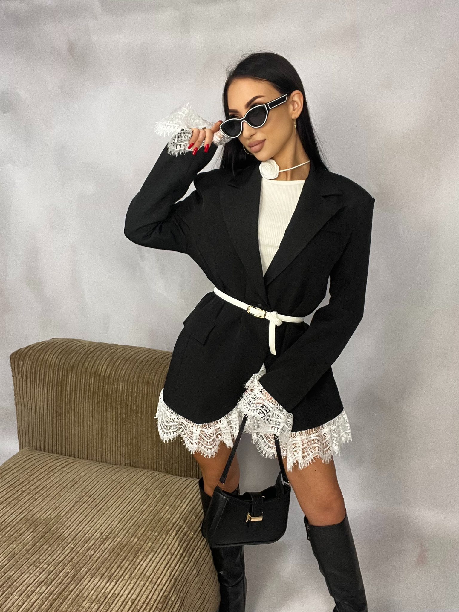 Marynarka z białą koronką czarna - VIRAL